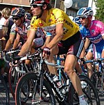 Frank Schleck im goldenen Trikot bei der f�nften Etappe der Tour de Suisse 2007